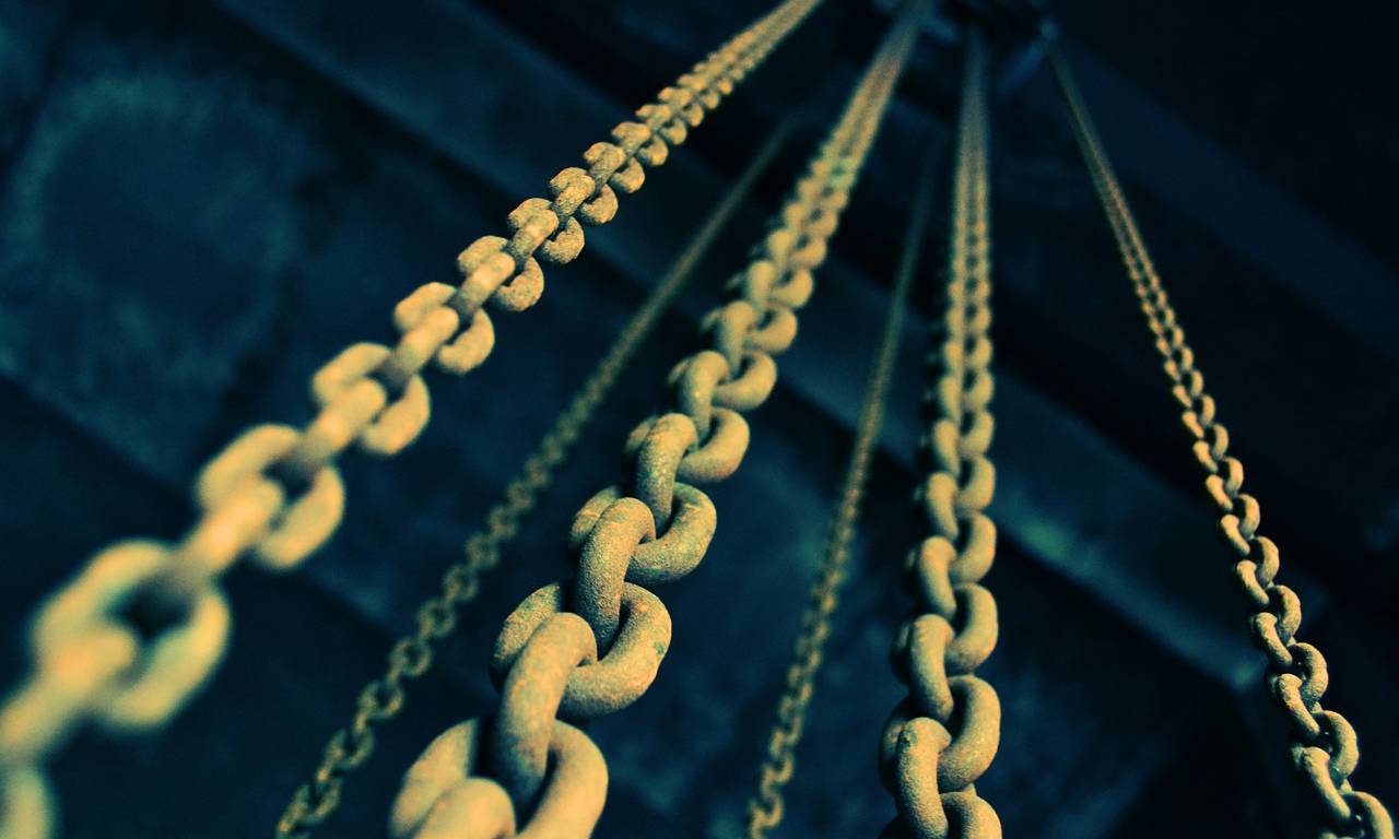 chains-919058_1280