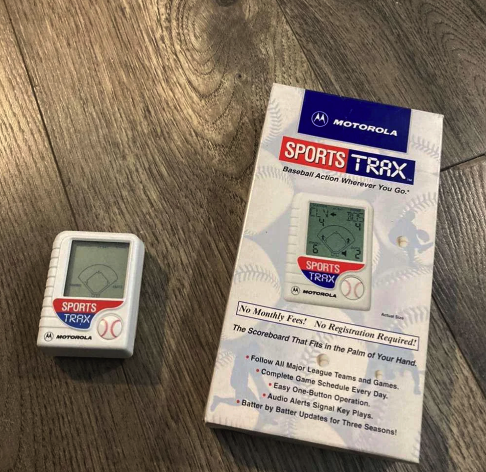 摩托罗拉推出的SportsTrax（图源：Reddit）