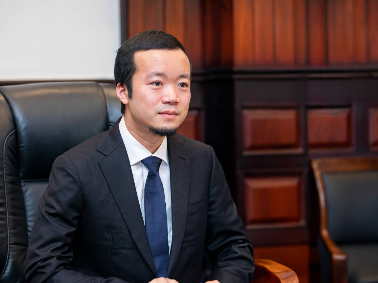 “天上掉个钢镚都是他的”——起底柬埔寨“太子”陈志的罪恶与黄昏