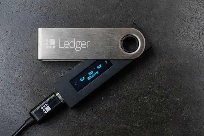 从供应链异常到疑似硬件植入：Ledger 用户被盗事件全解析