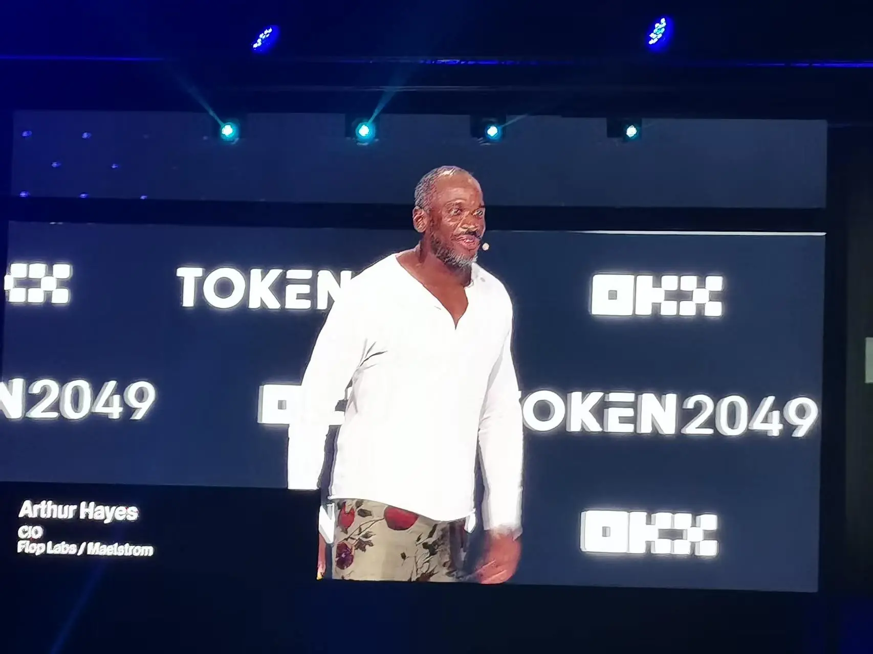 Arthur Hayes TOKEN2049 演讲全文：为什么 AI agent 需要自己的新货币？