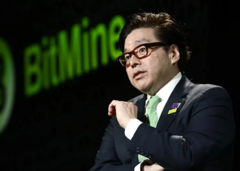 Bitmine 宣布快到頂!Tom Lee:再買 10 萬 ETH 達 5% 就收手