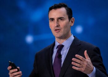 IMF 第一副總裁：穩定幣對抗美元化，可能反而幫美元開路