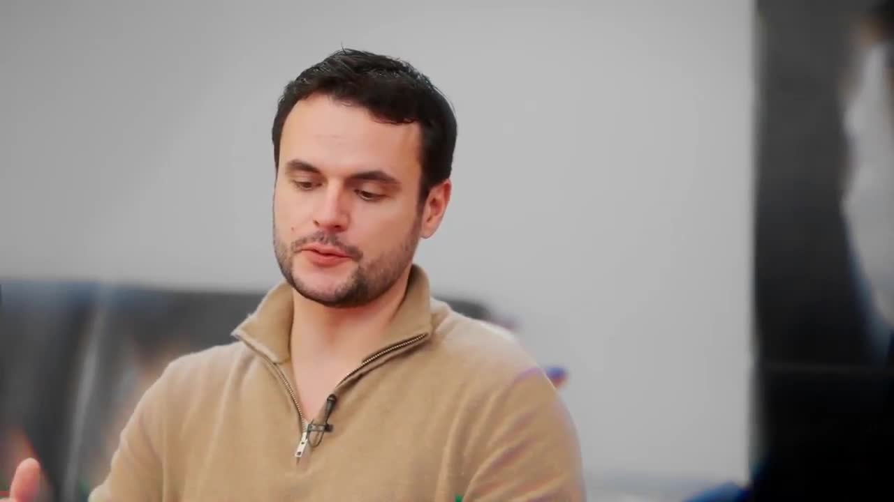 对话Robinhood副总裁：大量用户逢低买入，AI只是工具