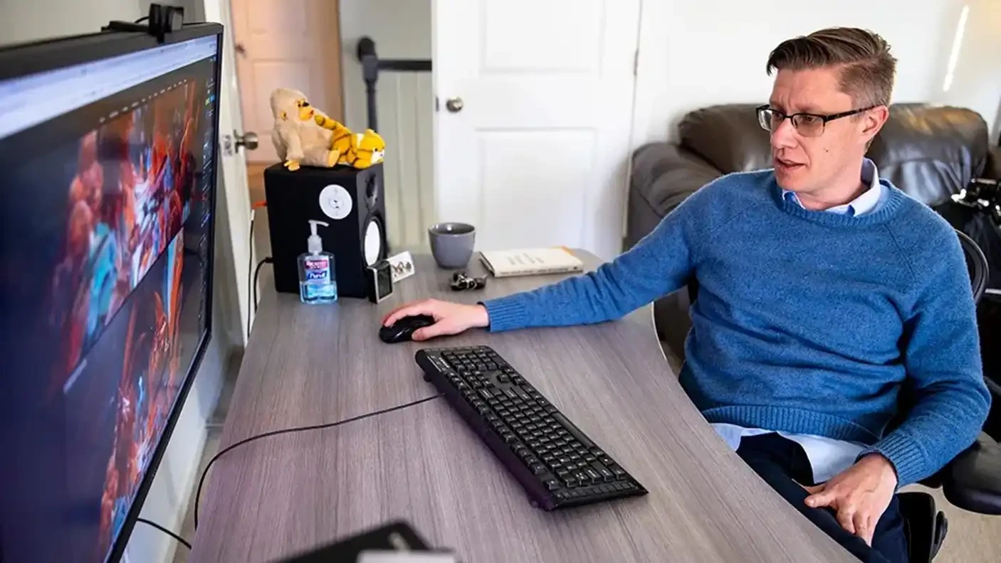 NFT寒冬中的「金狗」：Beeple用算法机器狗破局