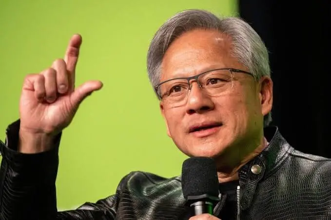 黄仁勋G20放话：英伟达今年在美投入近万亿美元，AI如同水电等基础设施，每个国家都要建设