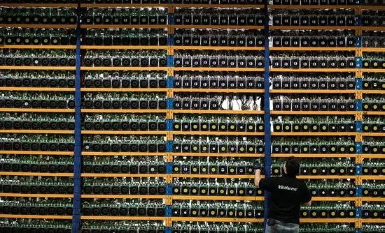 深度:比特币矿业剧烈重组、向 AI 转型不可逆转