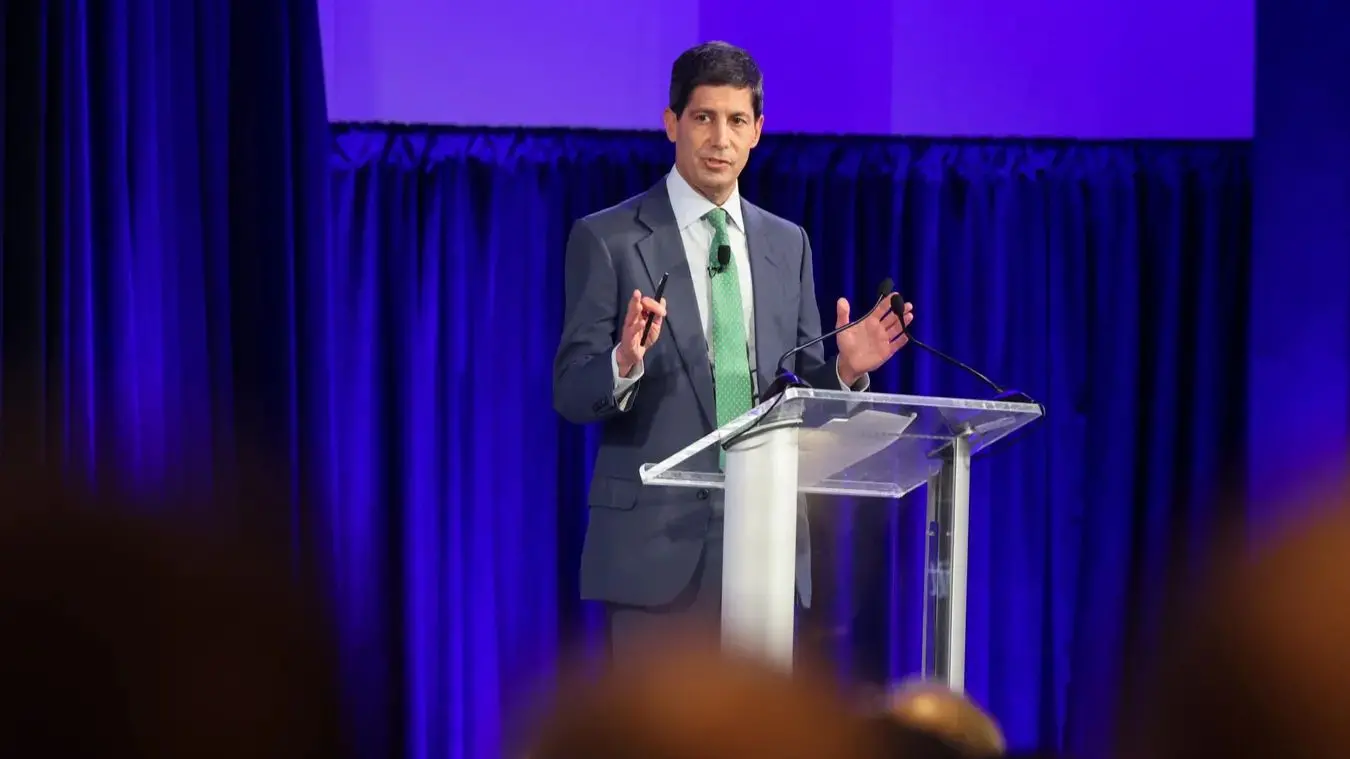 金融男晋升天花板:特朗普钦点前大摩 banker 执掌美联储