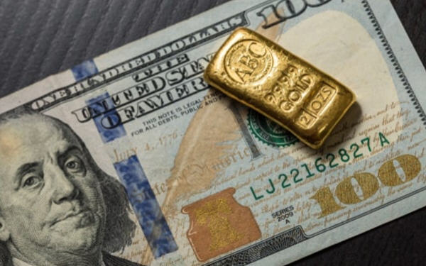 金银上演「黑色星期五」，美元绝地反击