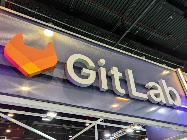 GitLab最新财报超预期暴涨：AI辅助编程为何正在扩张而非取代DevSecOps